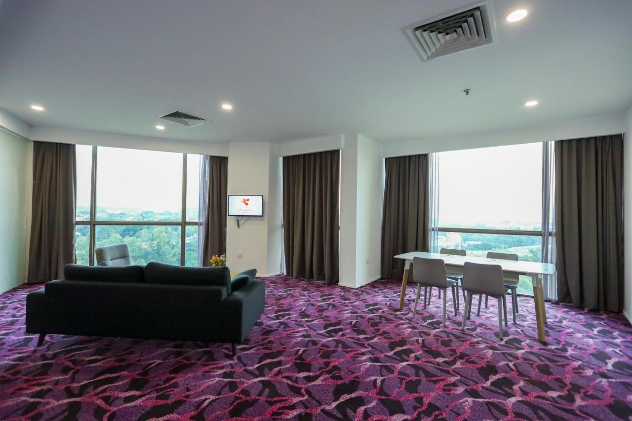 Pegasus Hotel שאה אלאם מראה חיצוני תמונה